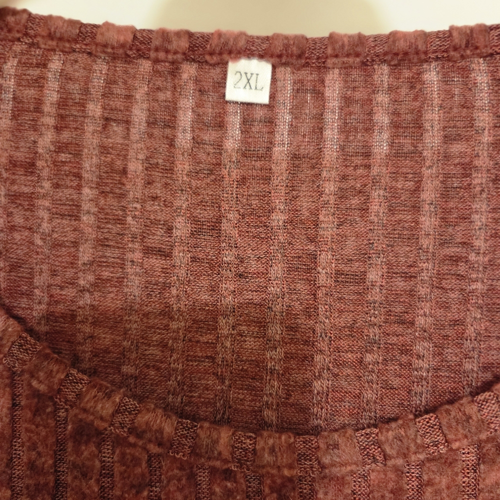Women's Rust Sweater - Picture 3 of 4